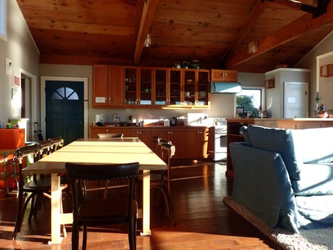 Seats 8; Bistro Chairs from Pottery Barn; Eat w. Ocean & Mountain Views.