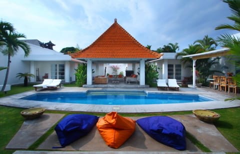 Central Seminyak Beach 3mn villa (#D8)