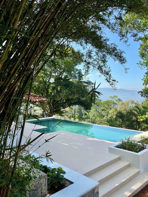 Infinity pool 