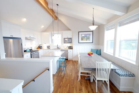 Kitchen & Dining Room