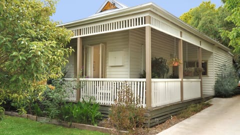 Welcome to historic Courtyard Cottage, a charming, newly renovated 1920s cottage