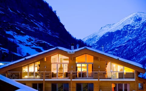 The Zermatt Lodge - Luxury Chalet Rental Zermatt