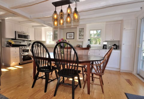 Gourmet Kitchen
with new Appliances;
Fully stocked for cooking & entertaining.