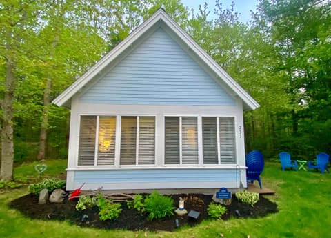 Blue Lobster Cottage in Summer Village  #231