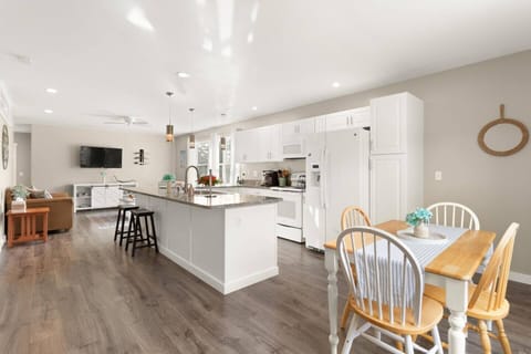 Kitchen - Dining Area