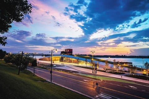 Downtown Riverwalk on Front St., just a short Uber ride away.