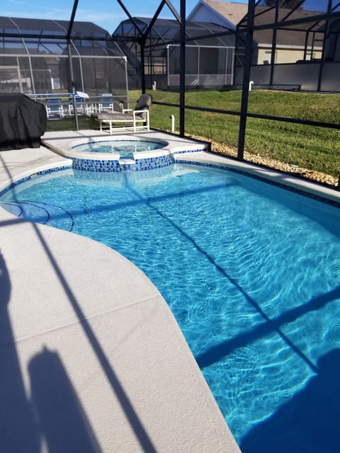 Private Pool & Spa With A Child Safety Fence. Pool resurfaced & tiled Sept 2019