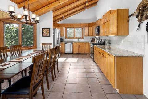 Updated counter tops, back splash in 2022