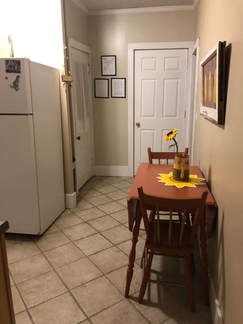 Eat-in kitchen