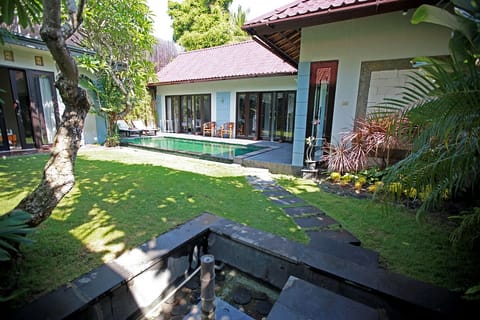 Seminyak 3 Bedroom Pool Villa, Staff