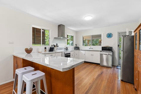 Large modern kitchen 