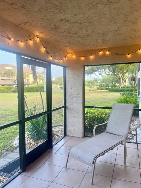 Gorgeous screened patio with seating!