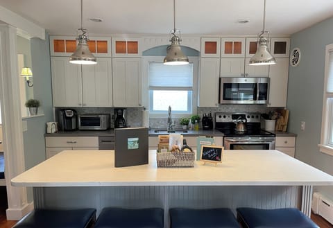 Breakfast bar with plenty of space for gathering. 