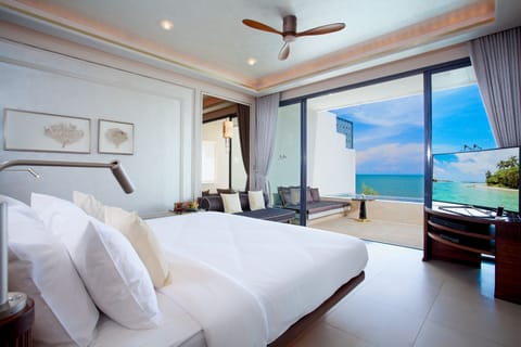 Beachfront Pool Suite 