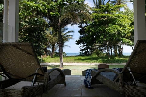Beachfront on Mission - Mission Beach - Patio Beachside Views