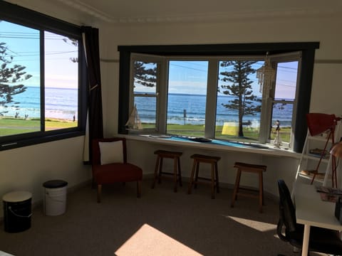 4th bedroom/sunroom with breakfast bar to ocean views
