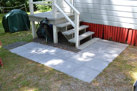 Area with a hose for washing off your feet after spending a day on our beach