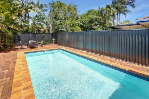 Pool and alfresco 4 seater dining 