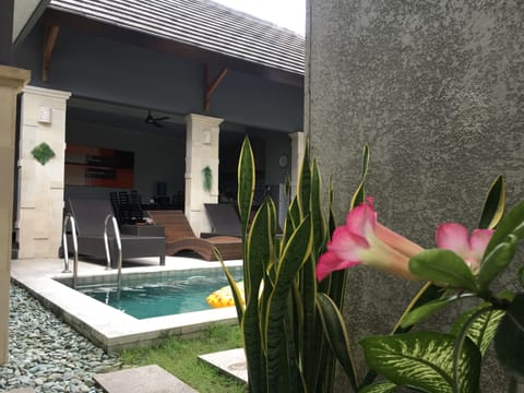 Modern 4 Bedroom 4 Bathroom villa pool