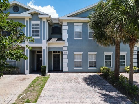 FRONT OF THE HOME WITH 3 PARKING SPACES