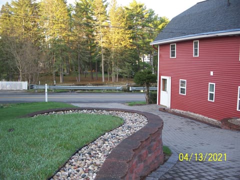 This is your ENTRNCE.  No steps to climb.