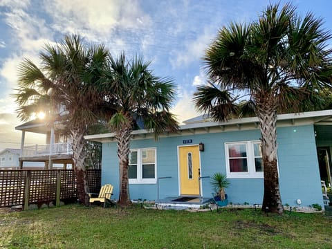 The Island Getaway welcomes you like a Caribbean bungalow 