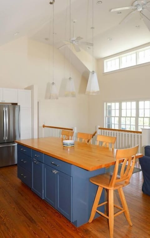 Kitchen island for extra seating and workspace