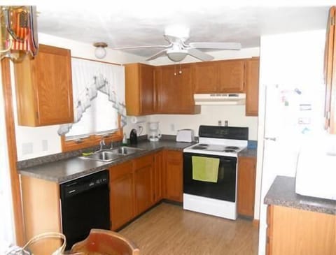 Kitchen with all the necessities to make your stay easy and enjoyable