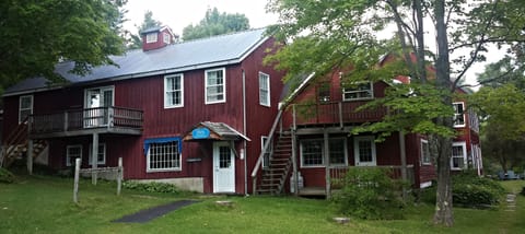 Continuous architecture': Apt on left, Nordic center below it, house far right.