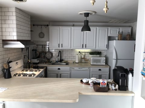 Full kitchen with Keurig coffee maker