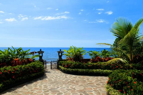 Bali Absolute Beachfront Villa.Singaraja