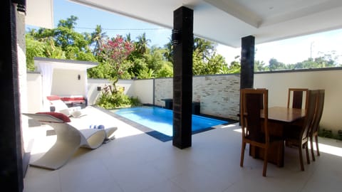 Villa in Lovina Beach