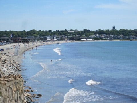 EASTON'S BEACH!
Click Amenities to find out about the neighborhood!
