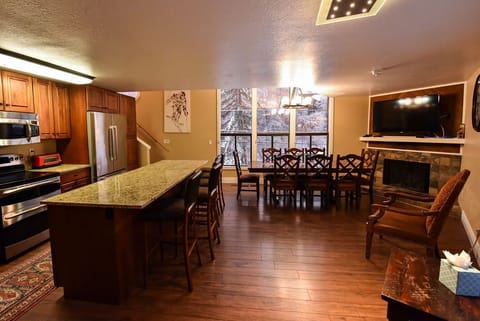 Kitchen island seats 4 guests 
