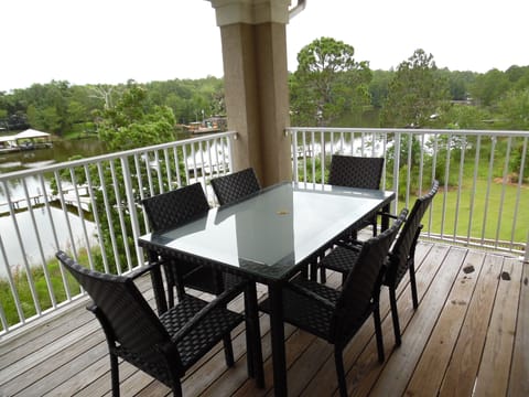 Balcony
Typical 3 BR unit-all units are furnished similarly