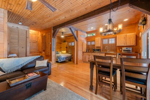 Cozy cottage 5 mi to Ogunquit center!