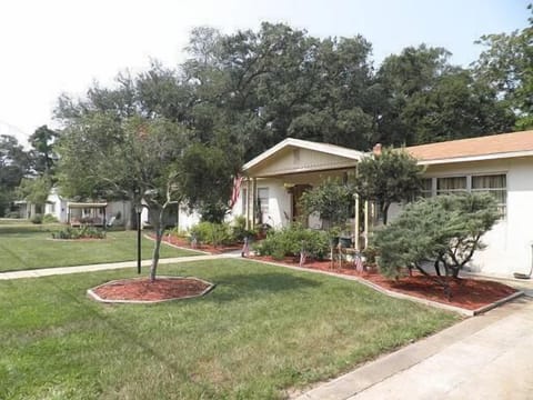 Great home centrally located in a quiet neighborhood close to river walking path