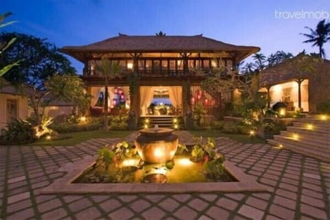 3BR Beachfront Villa in Canggu