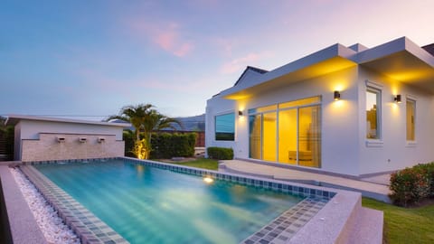 9x3m private pool in spacious garden