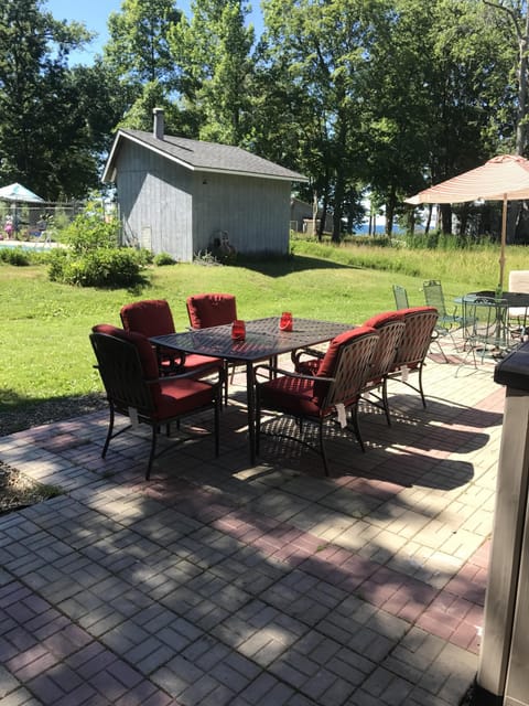 It is ridiculously comfortable. please remember cushions if there is RAIN!!