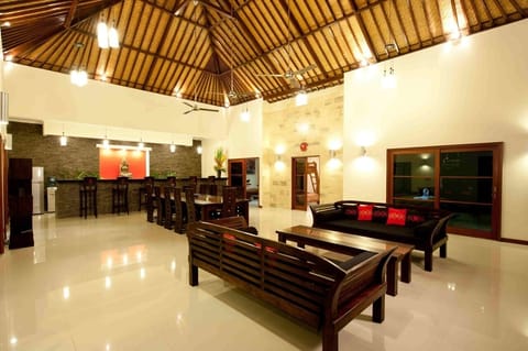 5 Bedroom villa w/ Breakfast, Seminyak