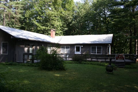 Large yard and deck for entertaining. Out door fire area.