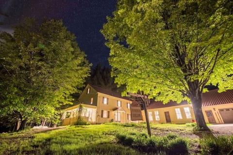 Large, spread out home, private back yard, star gazing at night, fire pit, brook, front porch