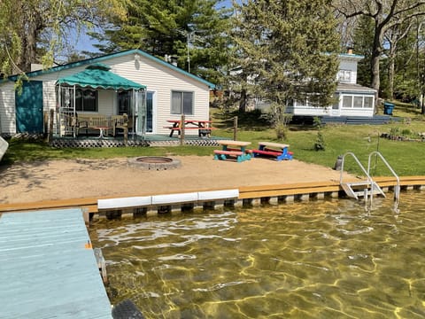 Few steps with railing for lake entry 