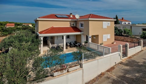 Villa:Outdoor living