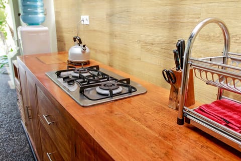 Central Seminyak, Staff, 3 BR Pool Villa