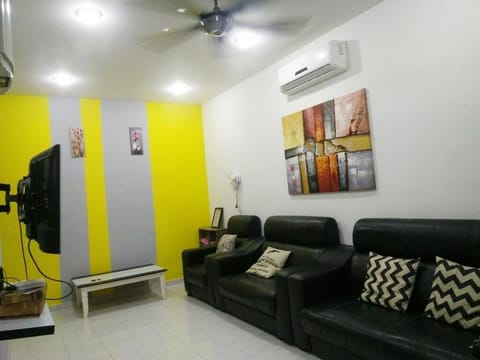 Nice Modern Design House (For 8 person)