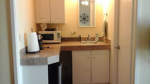 302A Kitchen