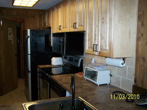 Brand new cabinets and appliances!