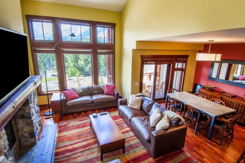 Living room / dining room view